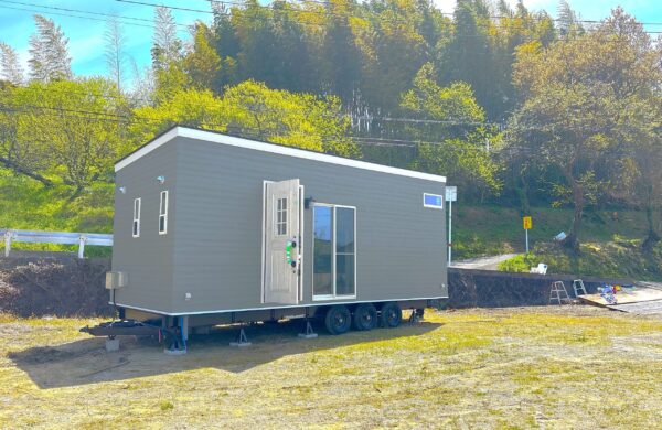 H様　住居用トレーラーハウス　ロフト付き